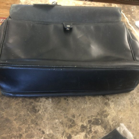 MERCEDES-BENZ Italian Large Leather Messenger Bag Briefcase Laptop Crossbody - Picture 9 of 11